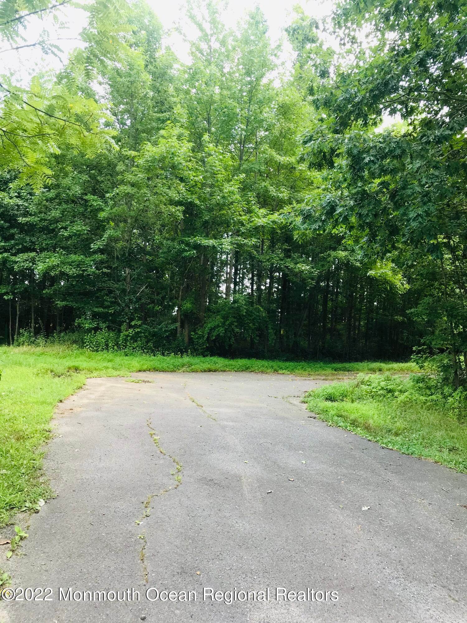 1. Land for Sale at Tennent Road Manalapan, New Jersey 07726 United States