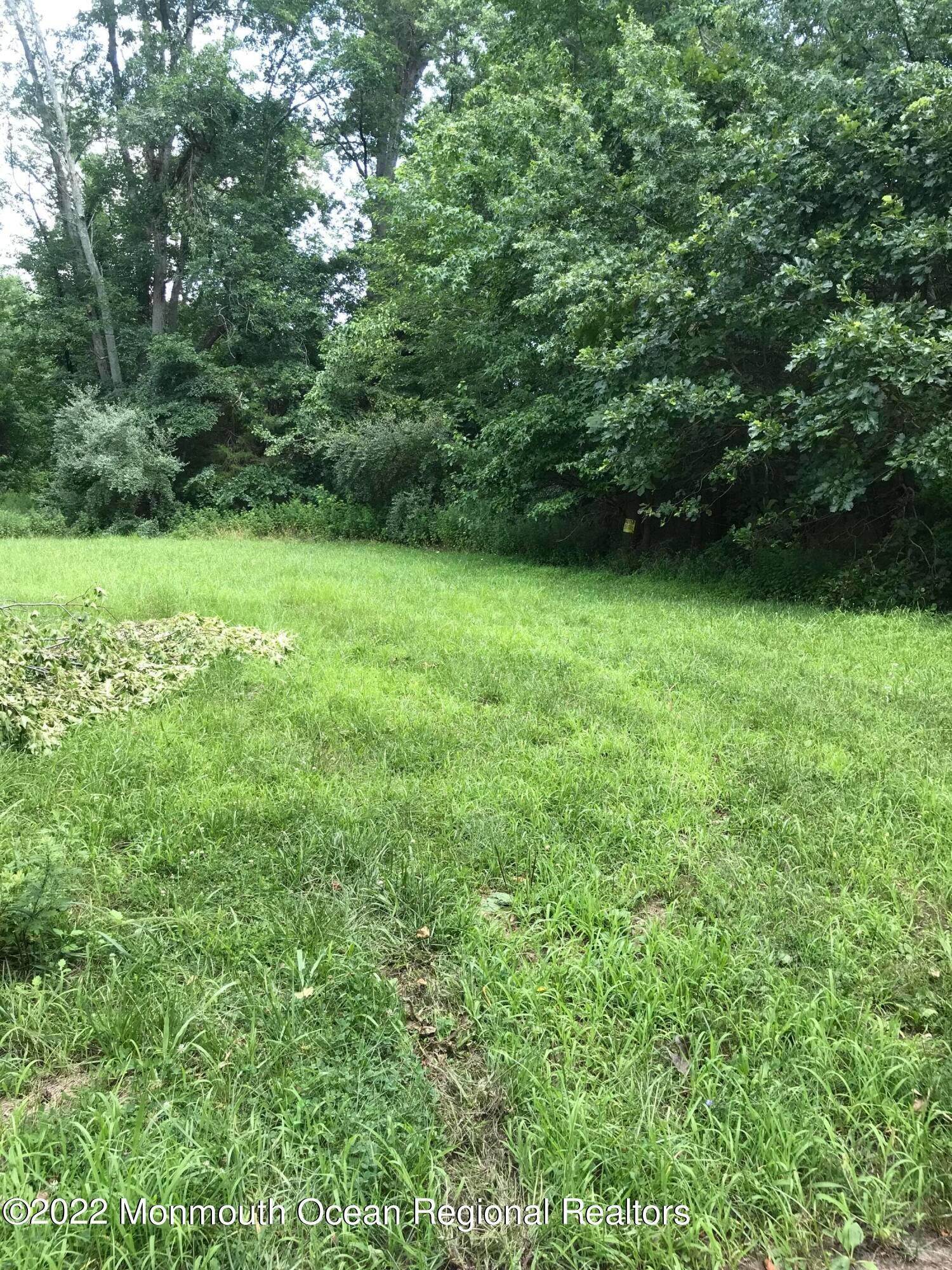 7. Land for Sale at Tennent Road Manalapan, New Jersey 07726 United States