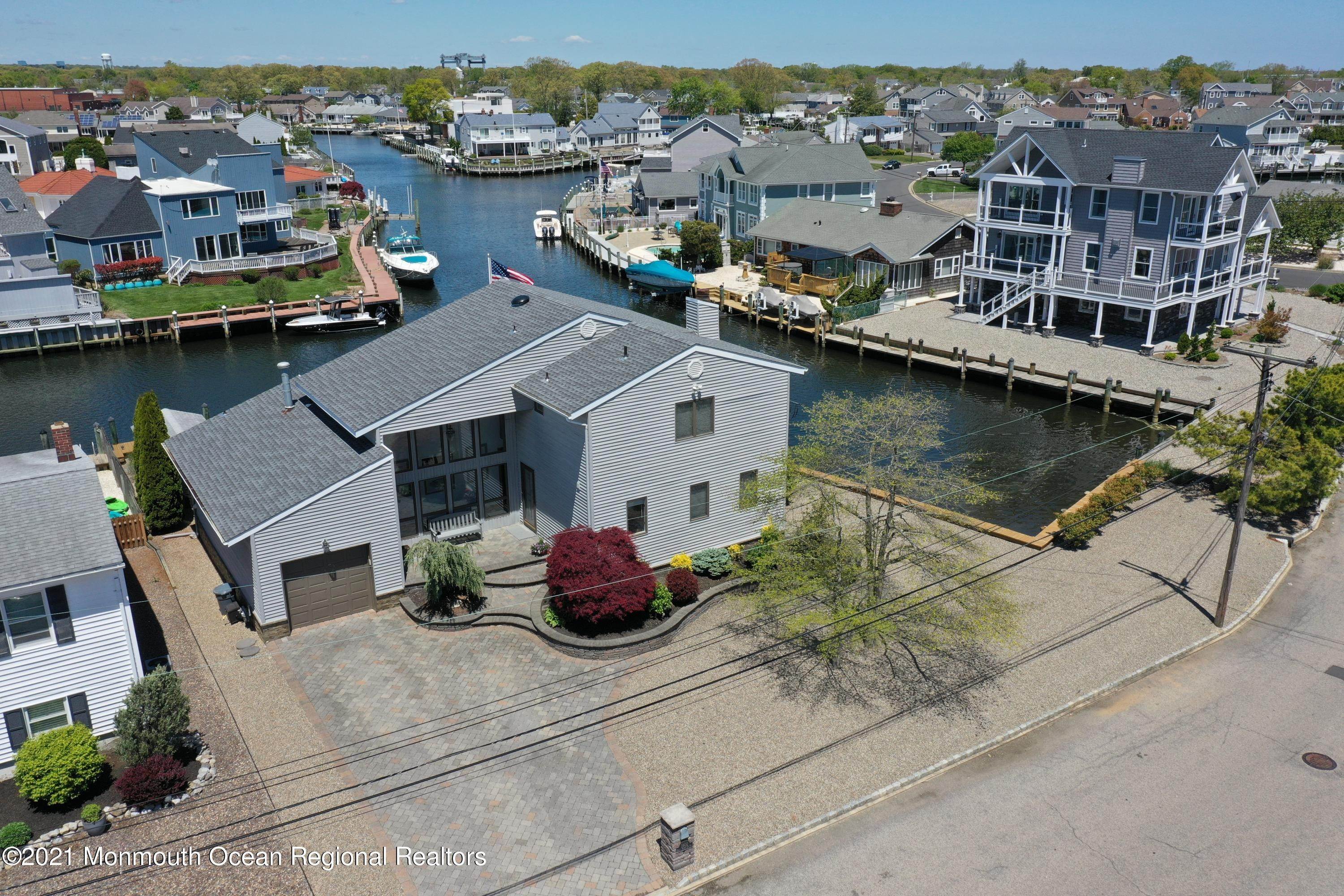 3. Single Family Homes for Sale at 1800 Boat Point Drive Point Pleasant, New Jersey 08742 United States