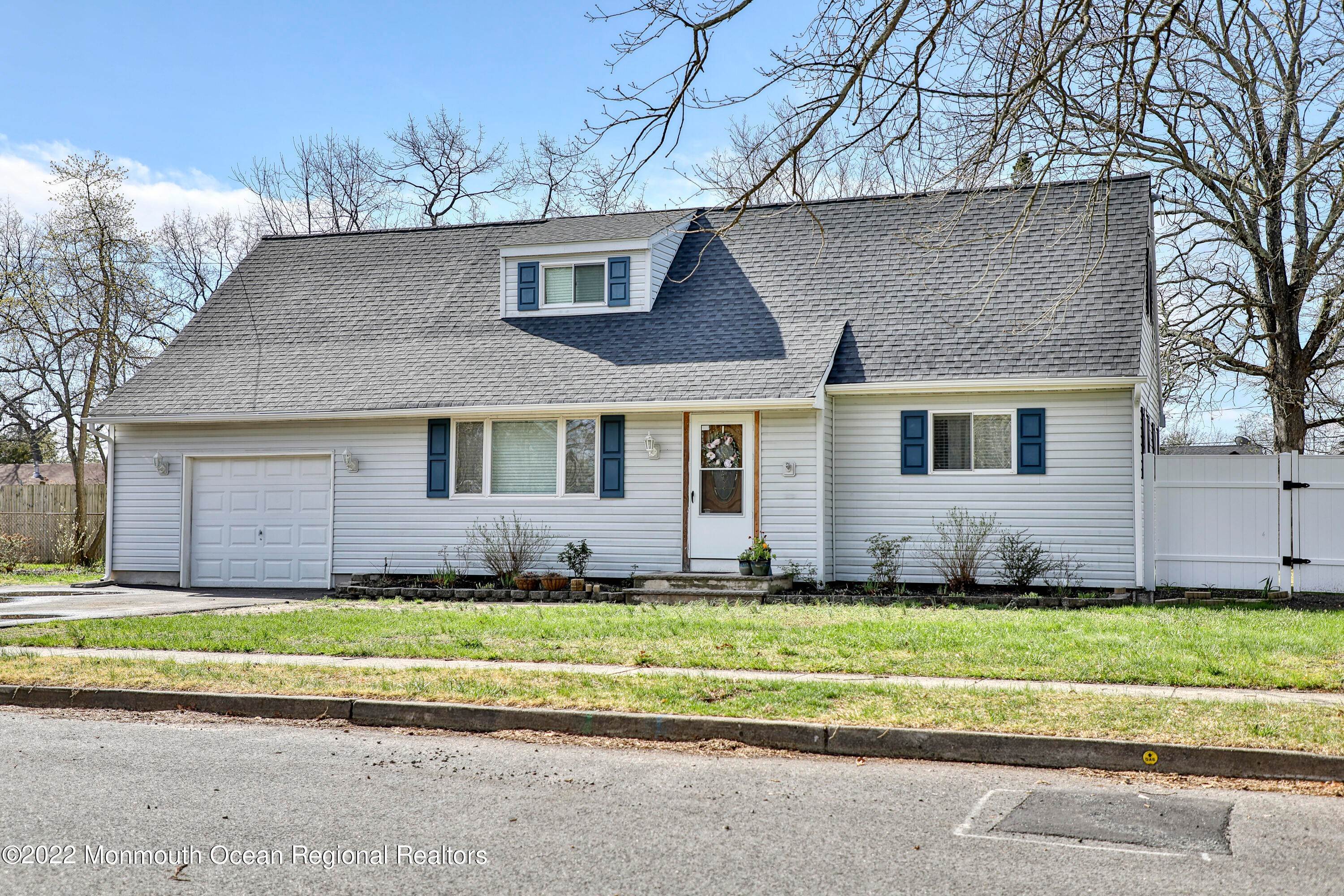 Single Family Homes for Sale at 618 Poplar Street Lakehurst, New Jersey 08733 United States