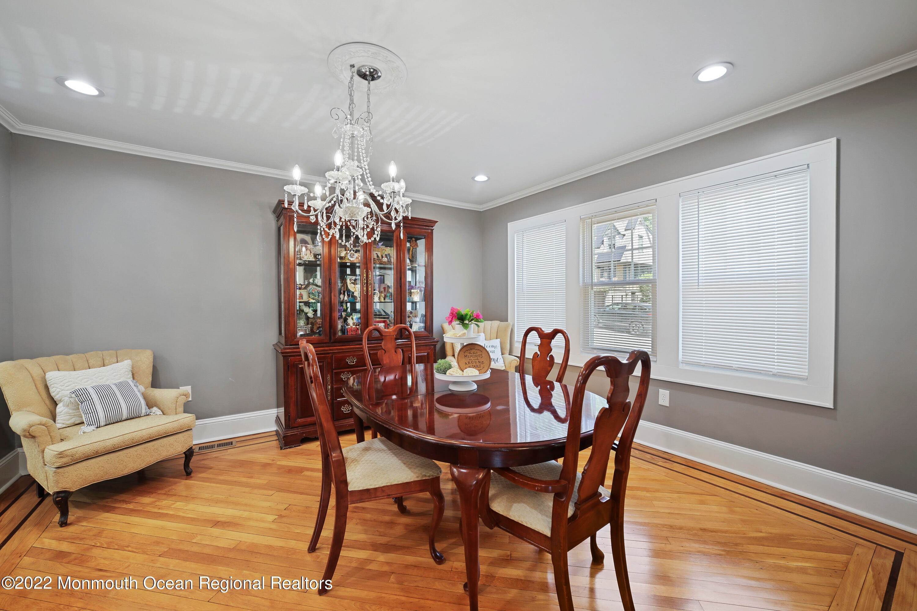 12. Single Family Homes for Sale at 2 Glen Road West Orange, New Jersey 07052 United States