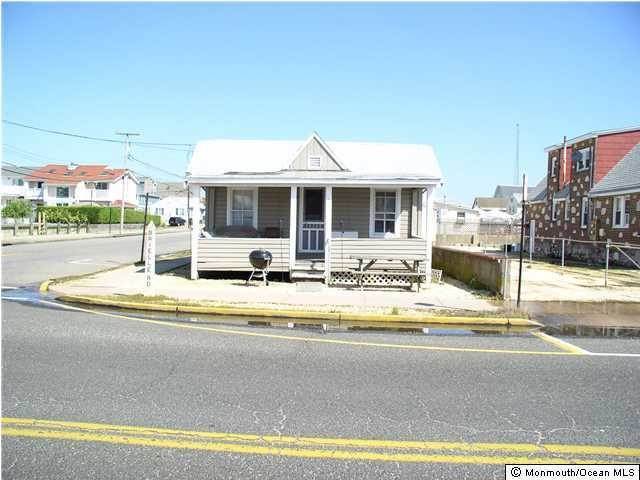 Multi Family at 530 Brielle Road Manasquan, New Jersey 08736 United States