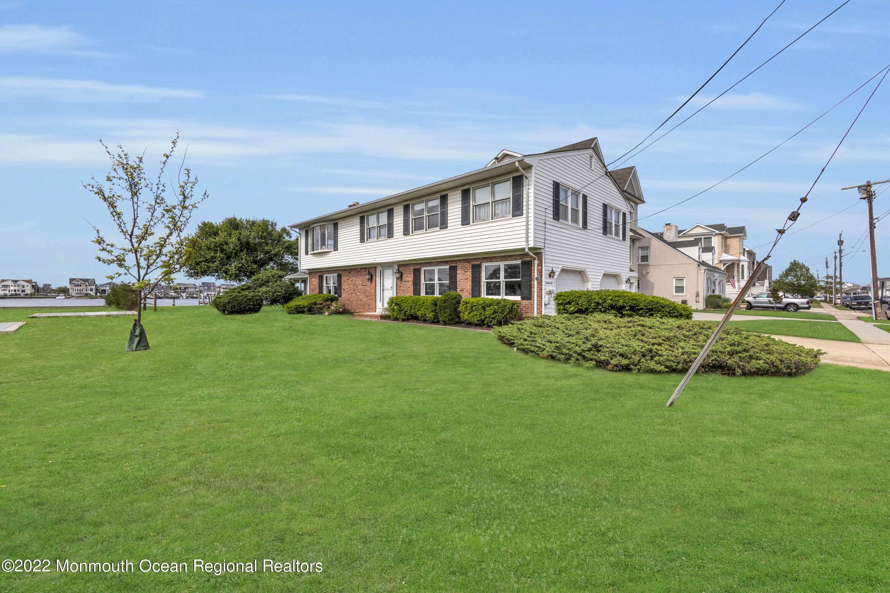4. Single Family Homes for Sale at 25 Niblick Street Point Pleasant Beach, New Jersey 08742 United States