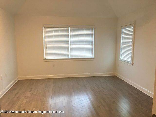 16. Single Family Homes for Sale at 1302 Washington Avenue Asbury Park, New Jersey 07712 United States
