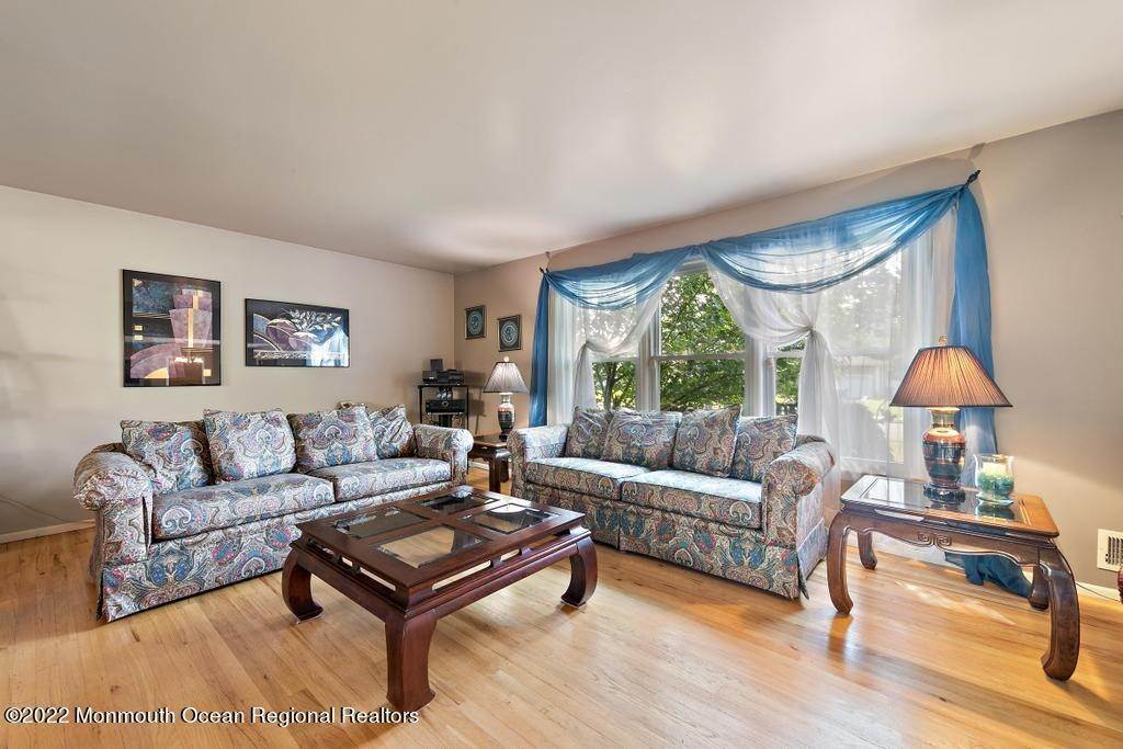 8. Single Family Homes for Sale at 19 Kimberly Drive Ocean Township, New Jersey 07712 United States