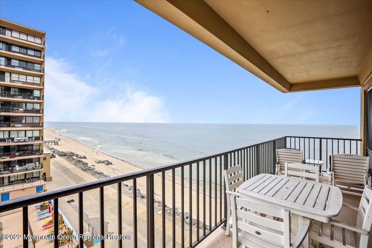 14. Single Family Homes for Sale at 45 Ocean Avenue 6J Monmouth Beach, New Jersey 07750 United States