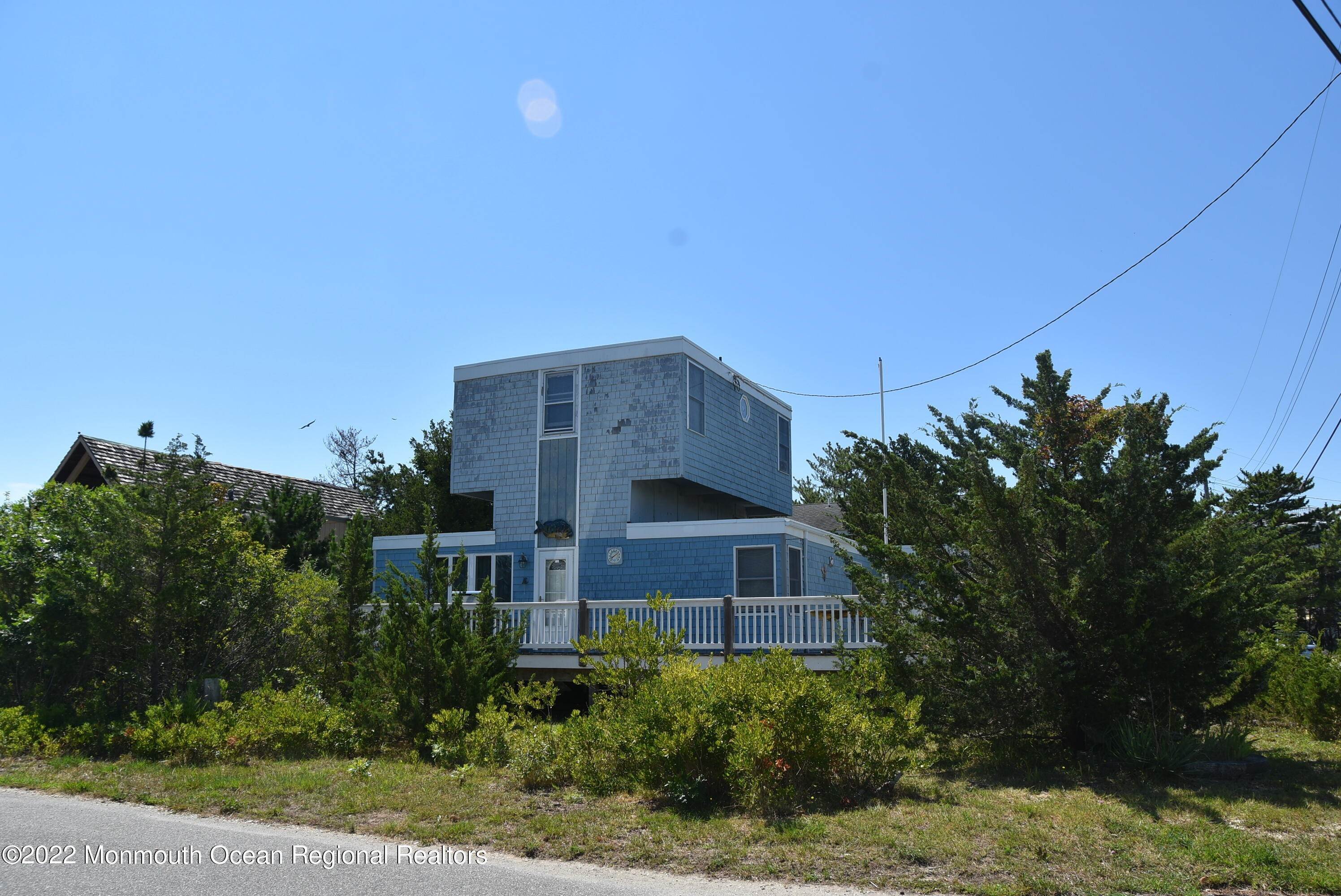 2. Single Family Homes for Sale at 1 Cox Avenue Harvey Cedars, New Jersey 08008 United States