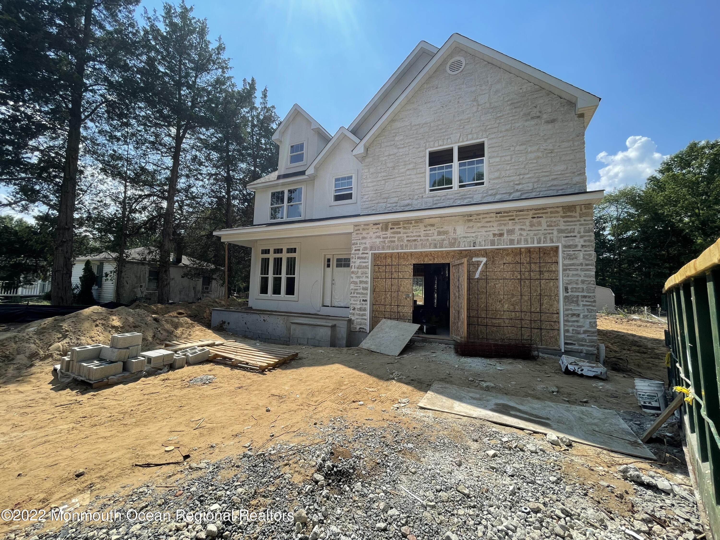 3. Single Family Homes for Sale at 7 Conmack Lane Manalapan, New Jersey 07726 United States