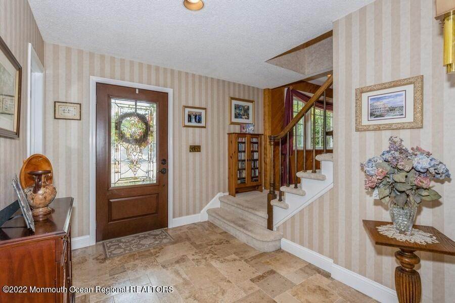 9. Single Family Homes for Sale at 11 Independence Drive East Brunswick Township, New Jersey 08816 United States