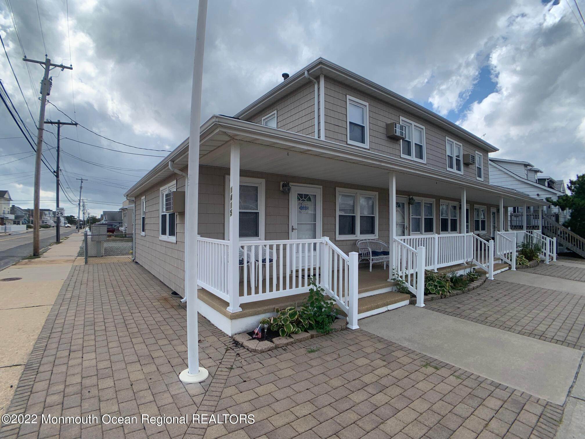 18. Single Family Homes for Sale at 1415 Boulevard 6 Seaside Park, New Jersey 08752 United States