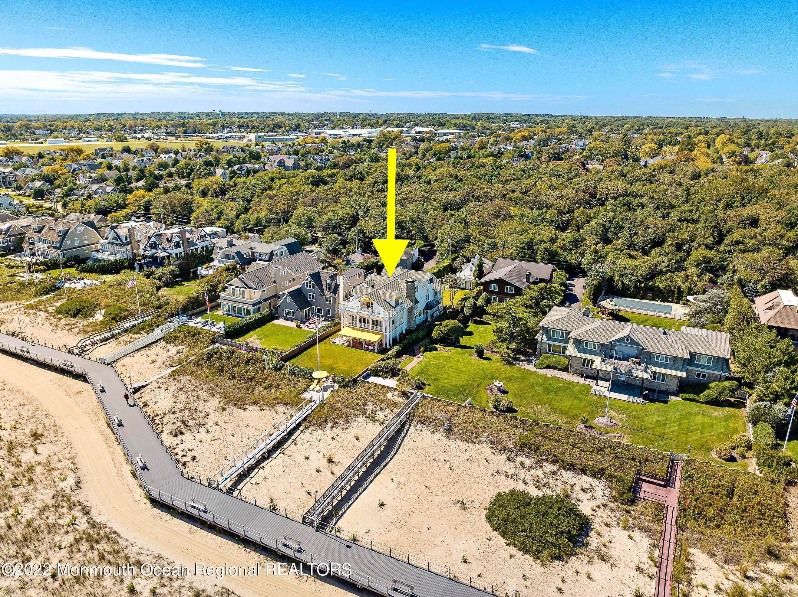 7. Single Family Homes for Sale at 637 Ocean Avenue Sea Girt, New Jersey 08750 United States