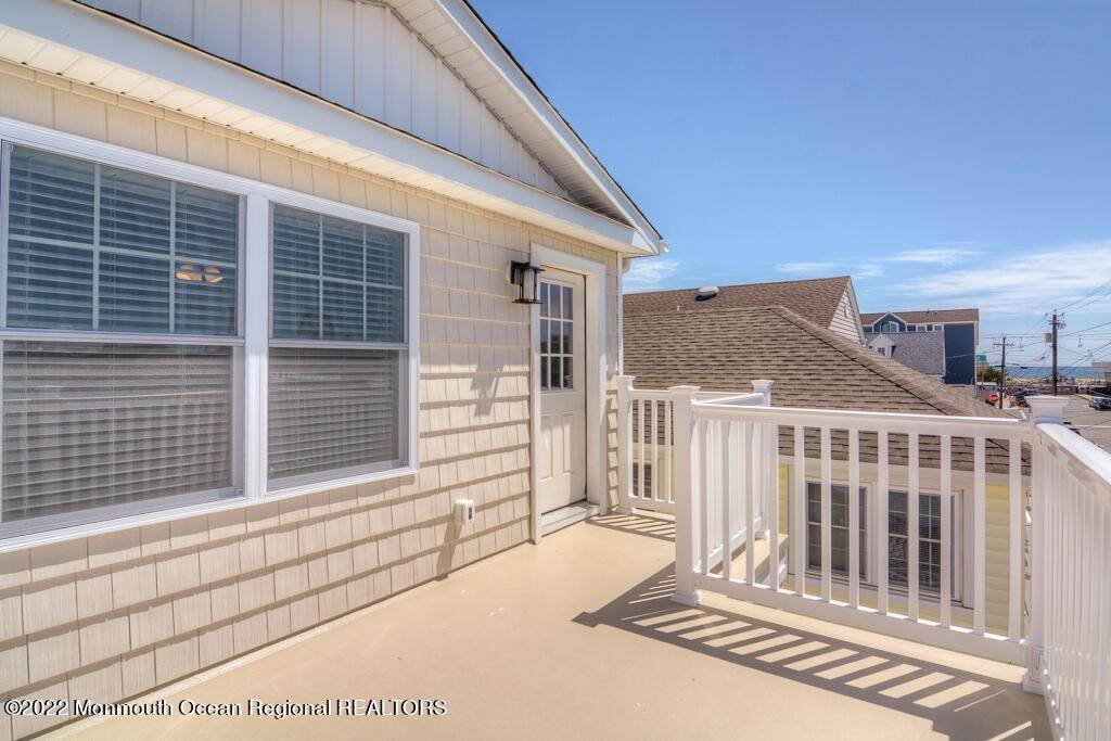 15. Single Family Homes for Sale at 42 Kearney Avenue Seaside Heights, New Jersey 08751 United States