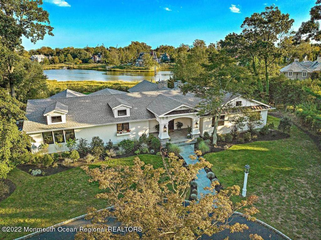 Single Family Homes for Sale at 31 Black Point Horseshoe Rumson, New Jersey 07760 United States