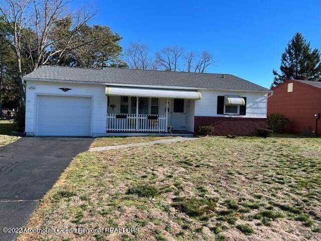 Single Family Homes for Sale at 66 Edinburgh Drive Toms River, New Jersey 08757 United States