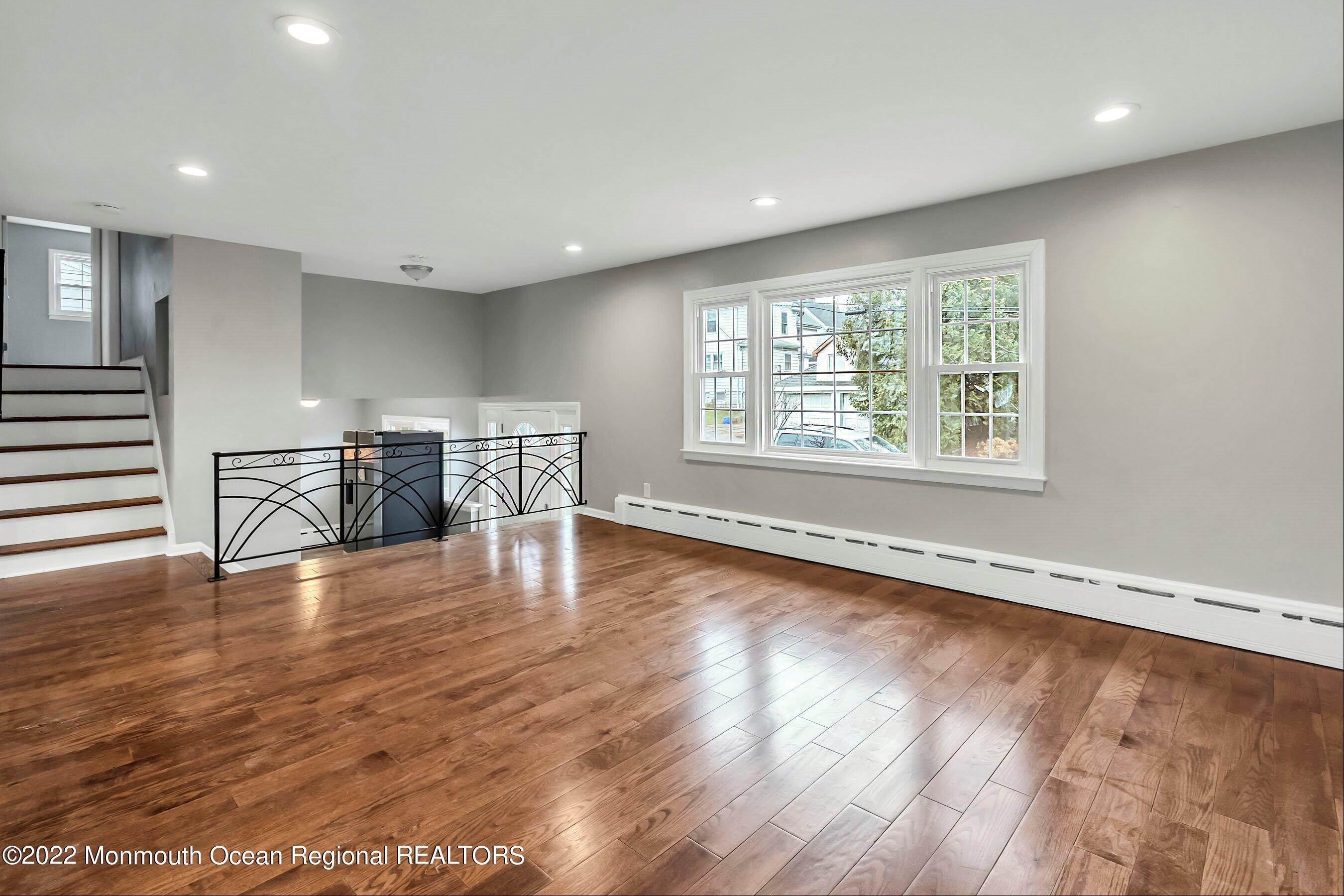 6. Single Family Homes for Sale at 15 Barnard Street Highland Park, New Jersey 08904 United States