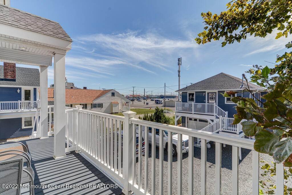 6. Single Family Homes for Sale at 27 Arnold Avenue Point Pleasant Beach, New Jersey 08742 United States