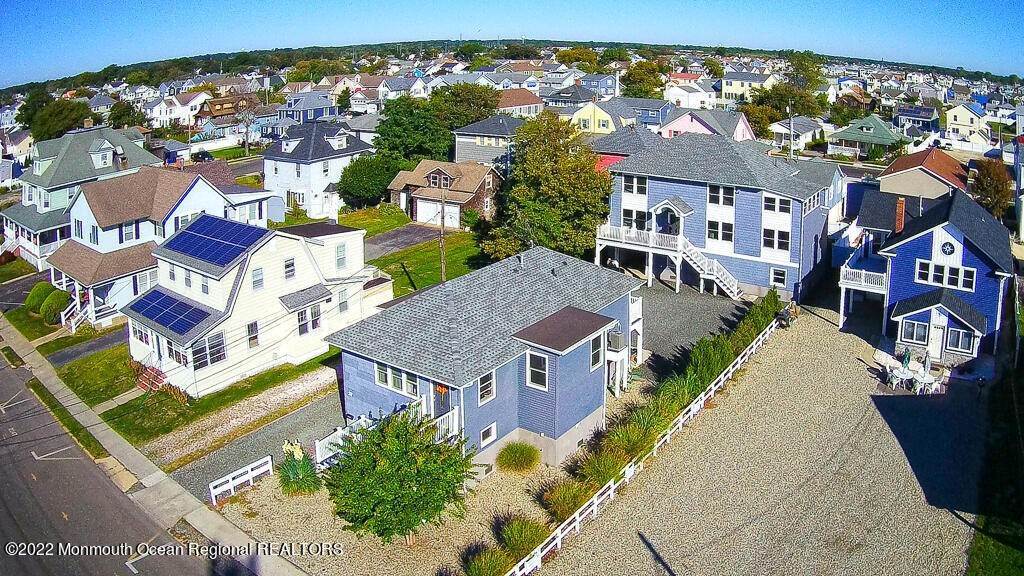 15. Single Family Homes for Sale at 27 Arnold Avenue Point Pleasant Beach, New Jersey 08742 United States