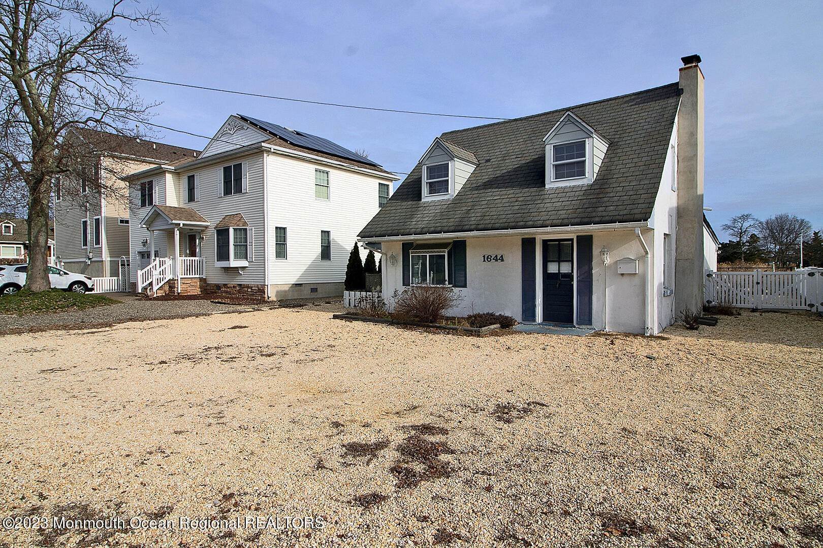 3. Single Family Homes for Sale at 1644 East Drive Point Pleasant, New Jersey 08742 United States