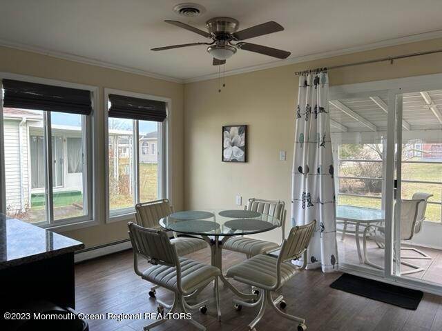18. Single Family Homes for Sale at 6 Corinth Place Toms River, New Jersey 08757 United States