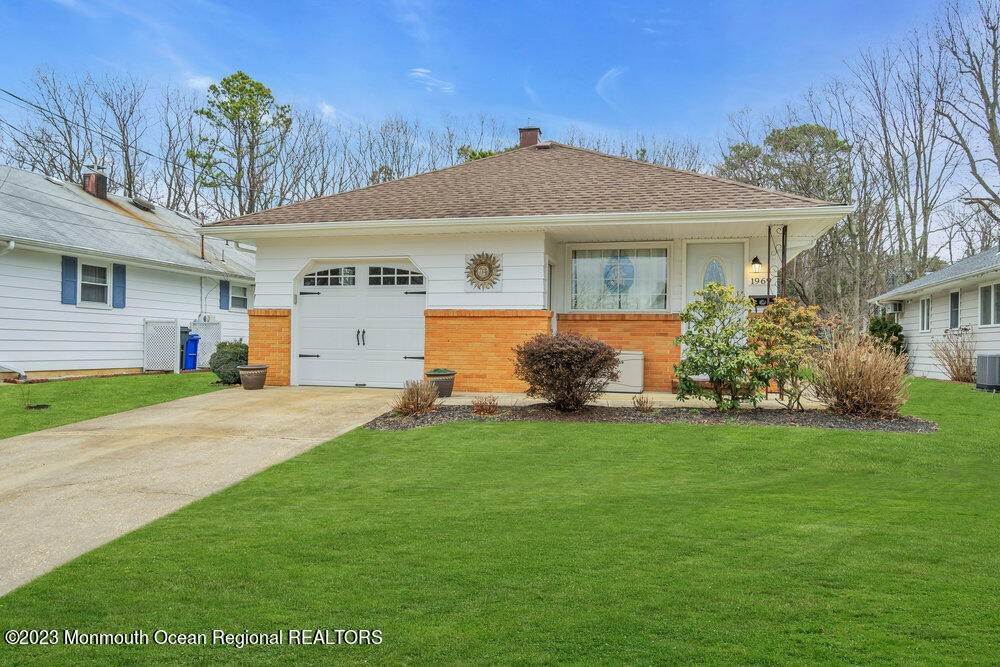 3. Single Family Homes for Sale at 1969 Mount Carmel Boulevard Toms River, New Jersey 08753 United States