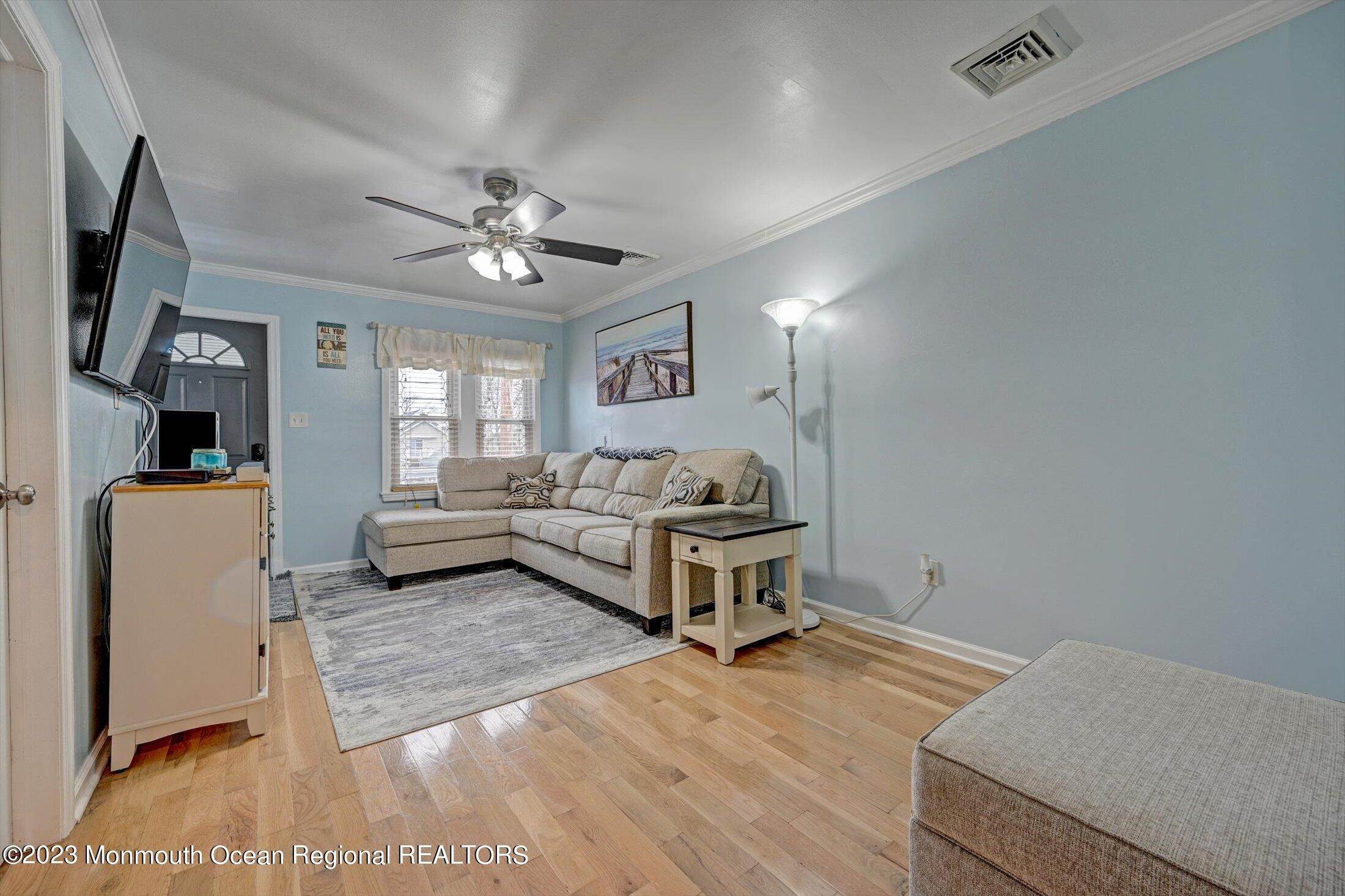 4. Single Family Homes for Sale at 348 Park Avenue Union Beach, New Jersey 07735 United States