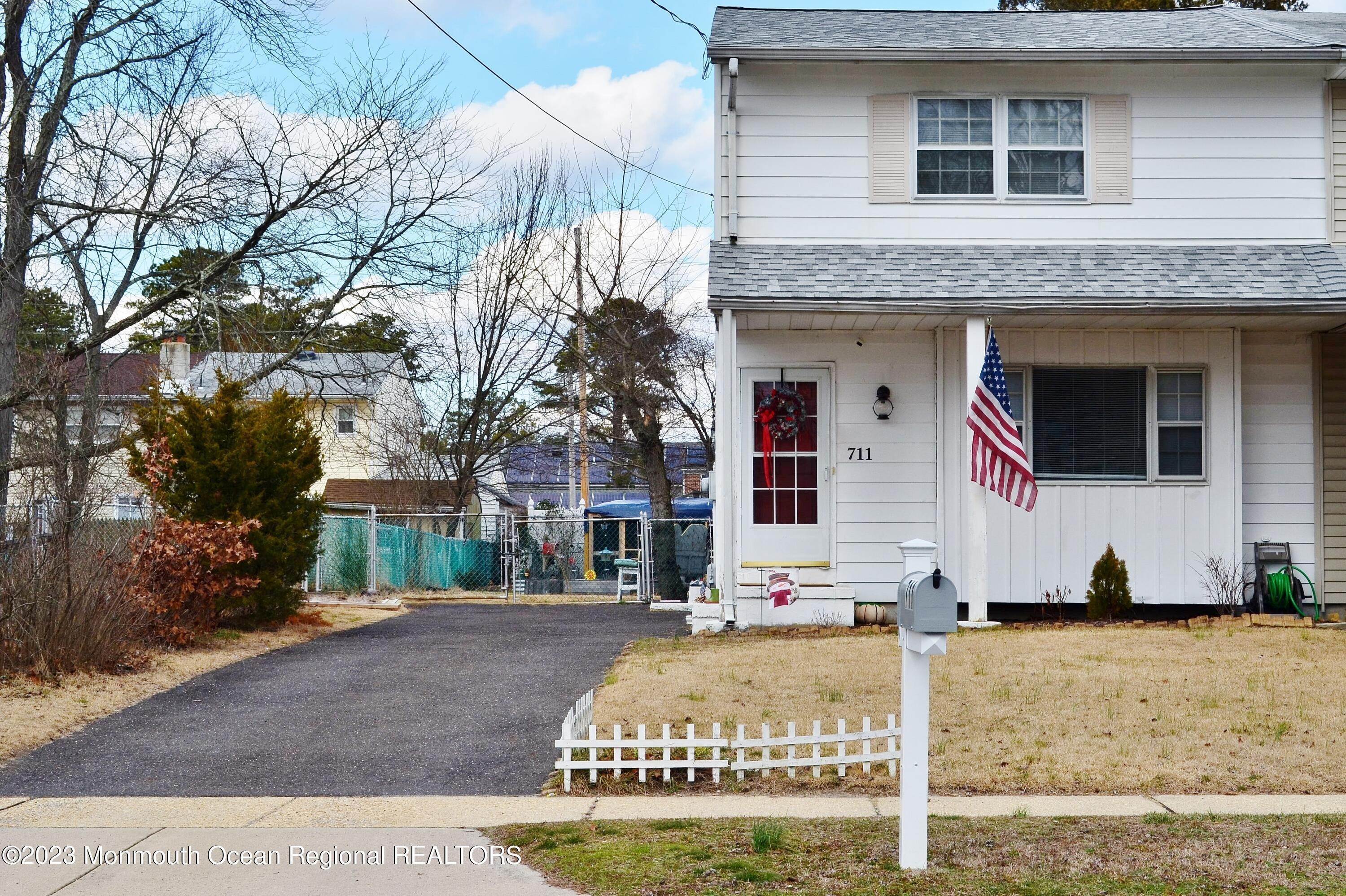 2. Single Family Homes for Sale at 711 Oak Street Lakehurst, New Jersey 08733 United States