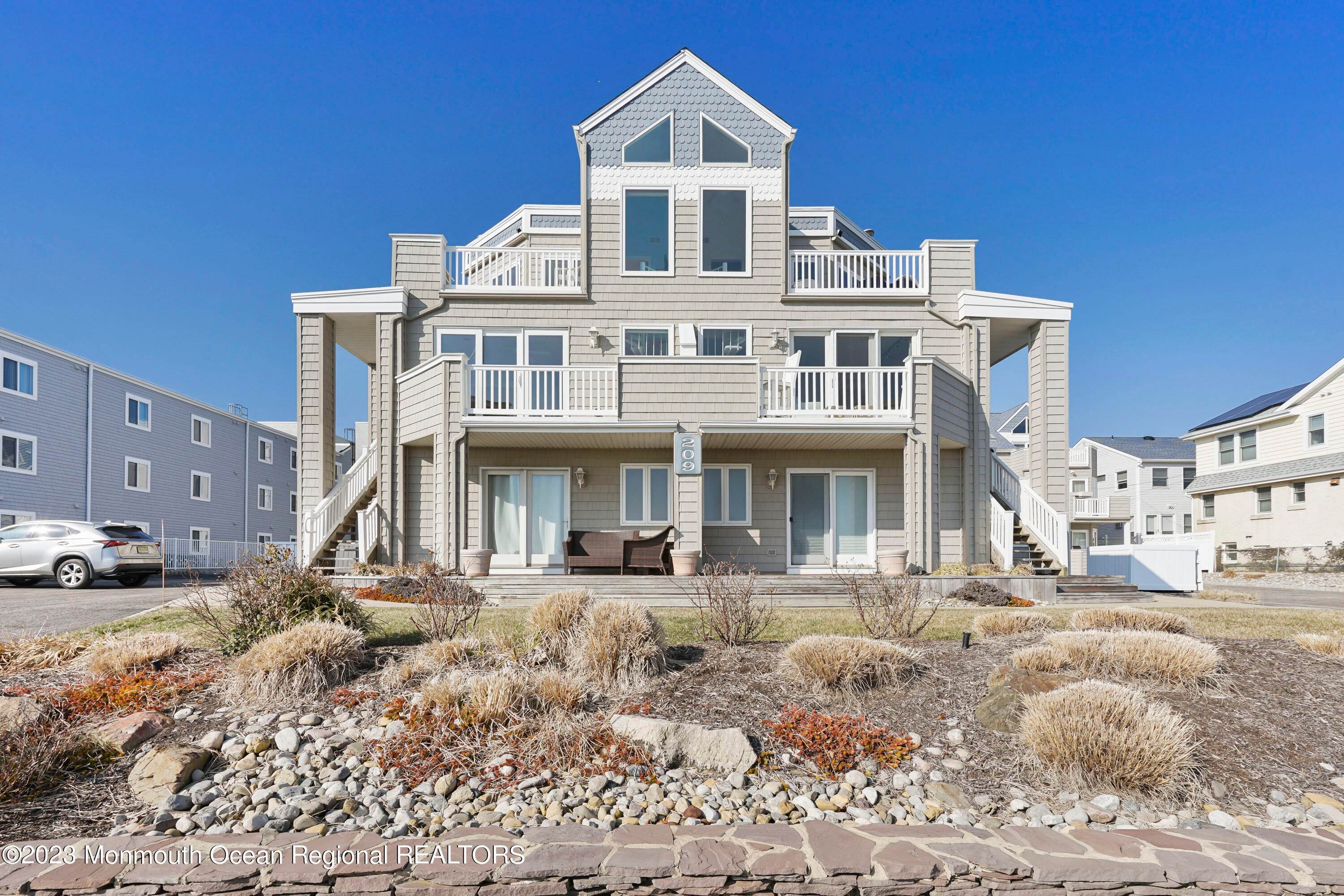 1. Single Family Homes for Sale at 209 Ocean Avenue 14 Bradley Beach, New Jersey 07720 United States