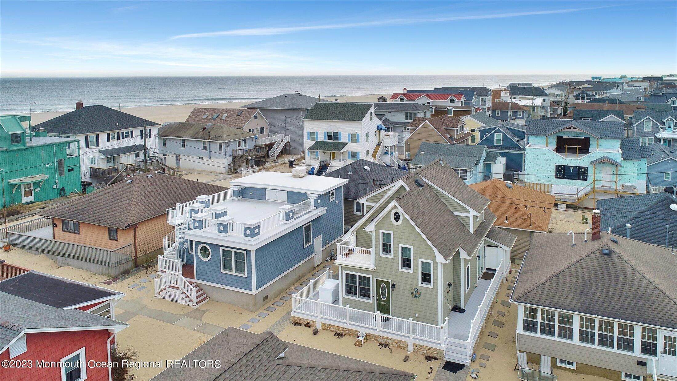 5. Single Family Homes for Sale at 9 Hayes Court Point Pleasant Beach, New Jersey 08742 United States