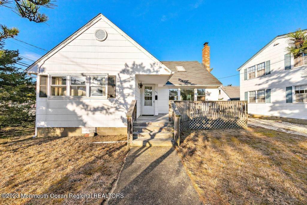 Single Family Homes for Sale at 227 E Essex Avenue Beach Haven, New Jersey 08008 United States