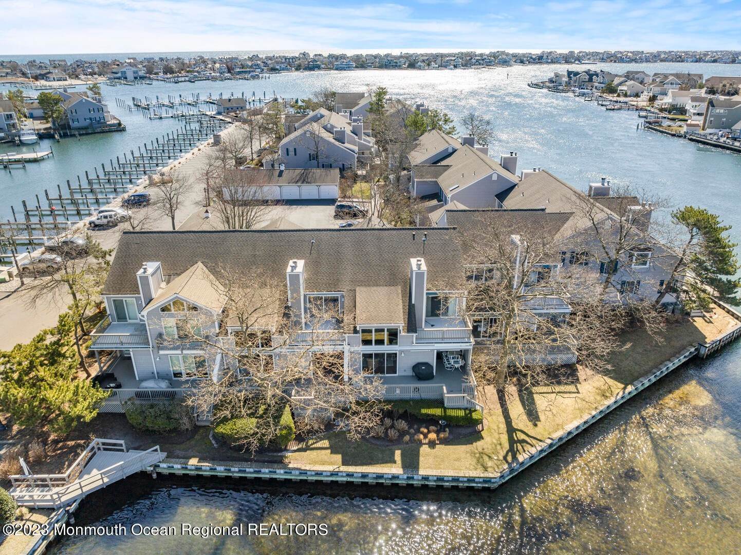 3. Single Family Homes for Sale at 18 Bay Point Harbour Point Pleasant, New Jersey 08742 United States