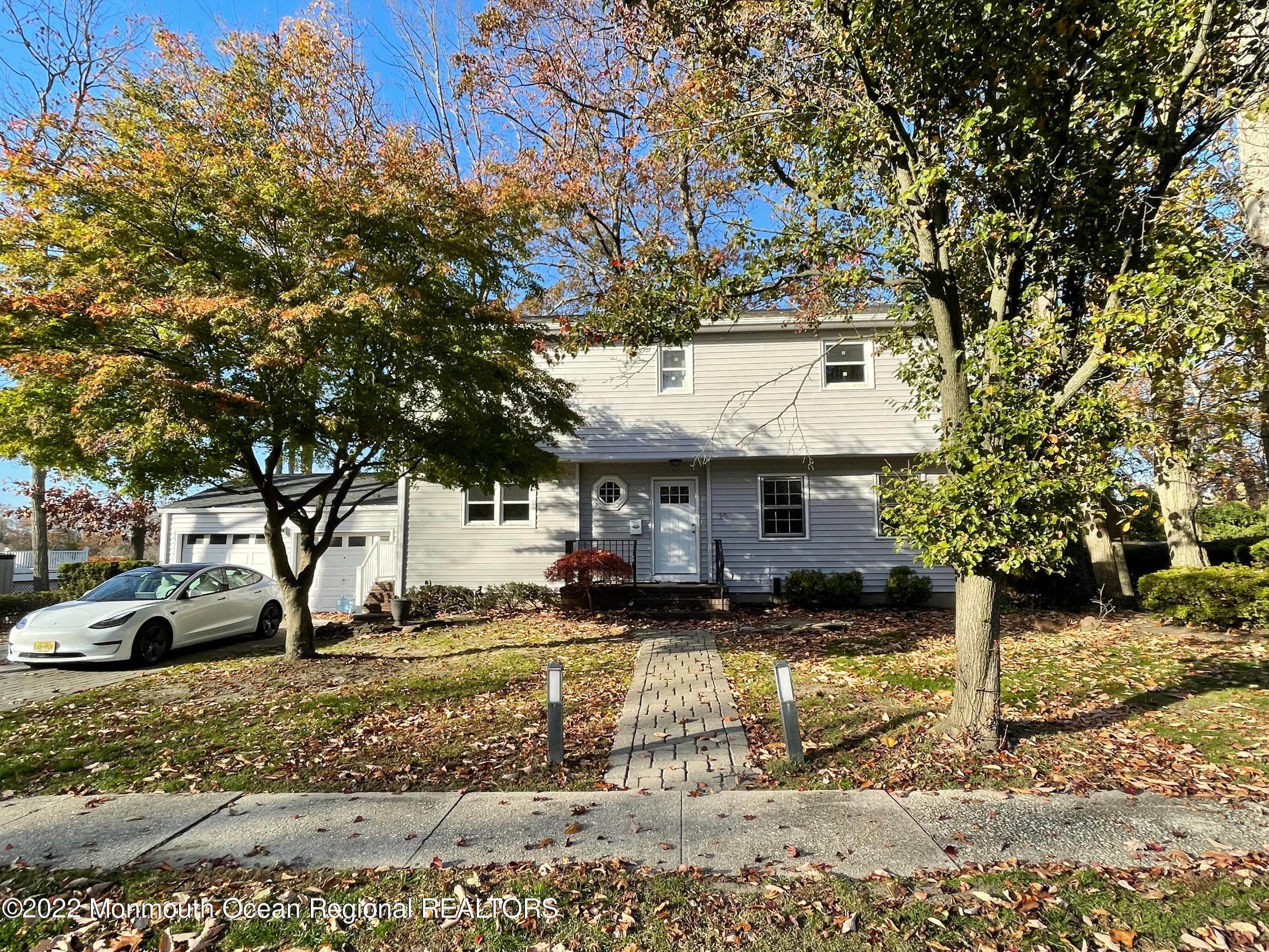 Residential Lease at 19 Roslyn Drive ANNUAL Oakhurst, New Jersey 07755 United States