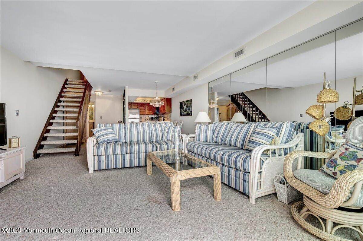 14. Single Family Homes for Sale at 28 Harborhead Drive Point Pleasant Beach, New Jersey 08742 United States