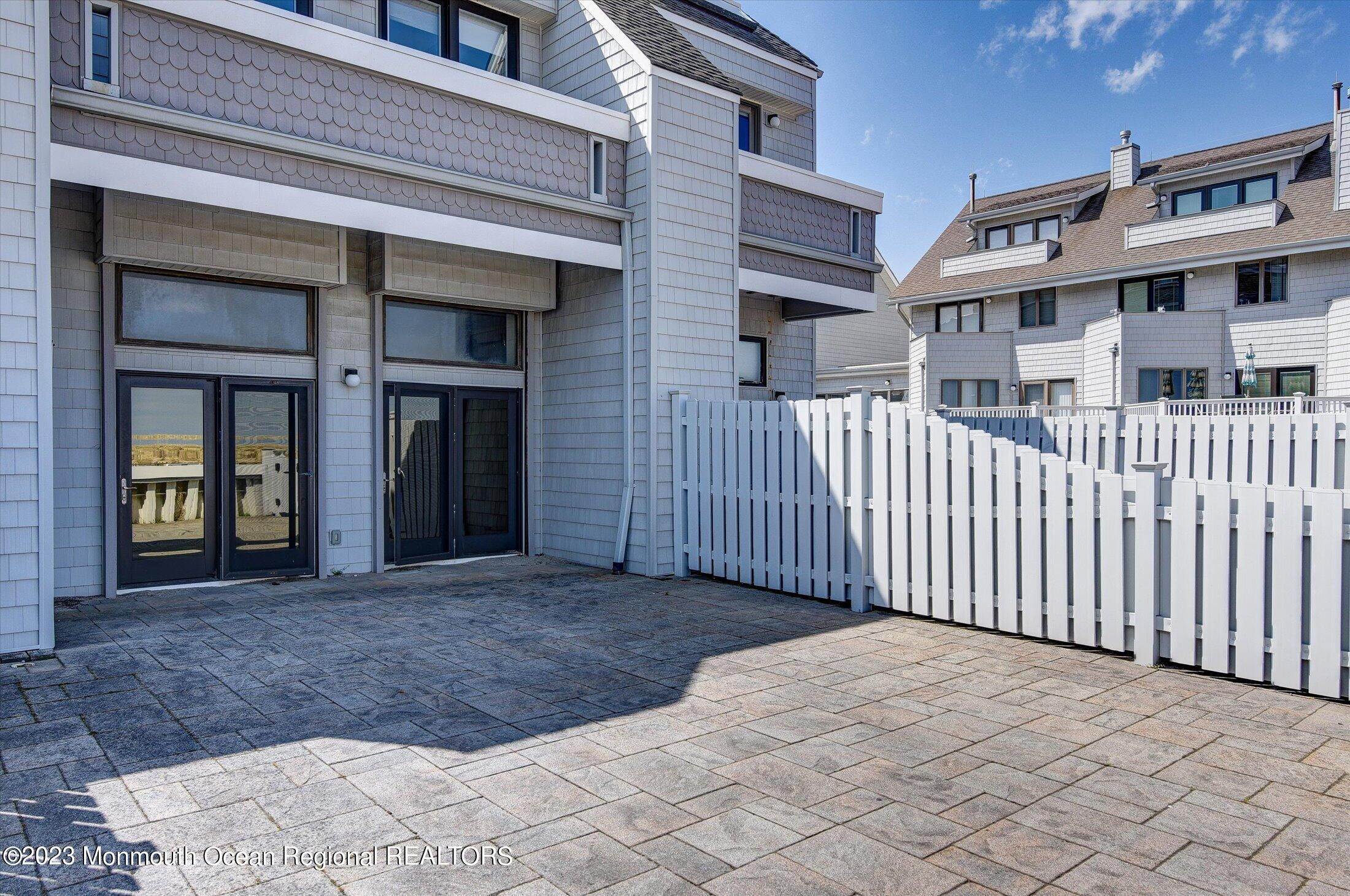 6. Single Family Homes for Sale at 900 Ocean Avenue 2 Point Pleasant Beach, New Jersey 08742 United States