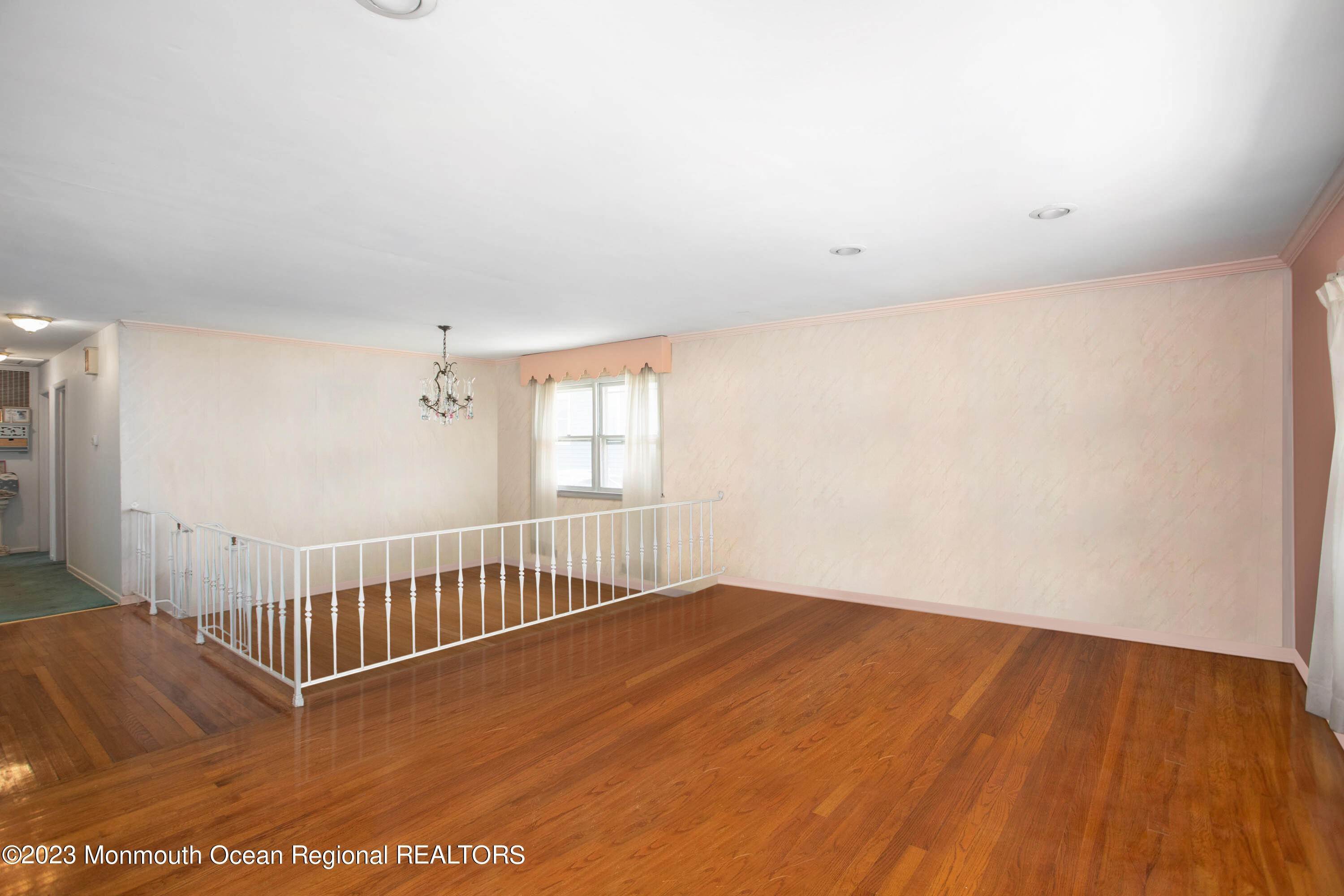 7. Single Family Homes for Sale at 110 Hammond Avenue Bradley Beach, New Jersey 07720 United States