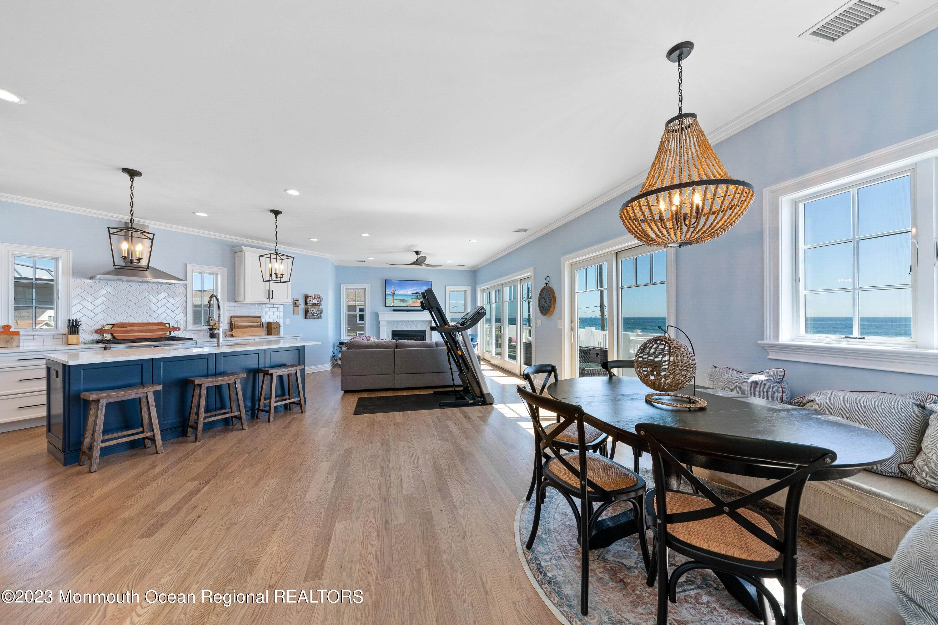 16. Single Family Homes for Sale at 255 Beachfront Manasquan, New Jersey 08736 United States