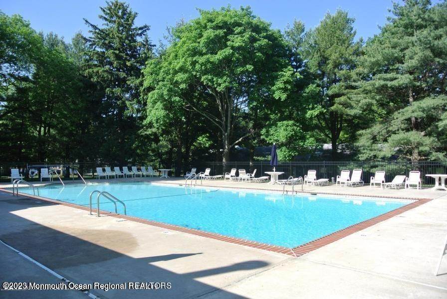 18. Single Family Homes for Sale at 61 Honeysuckle Lane Red Bank, New Jersey 07701 United States