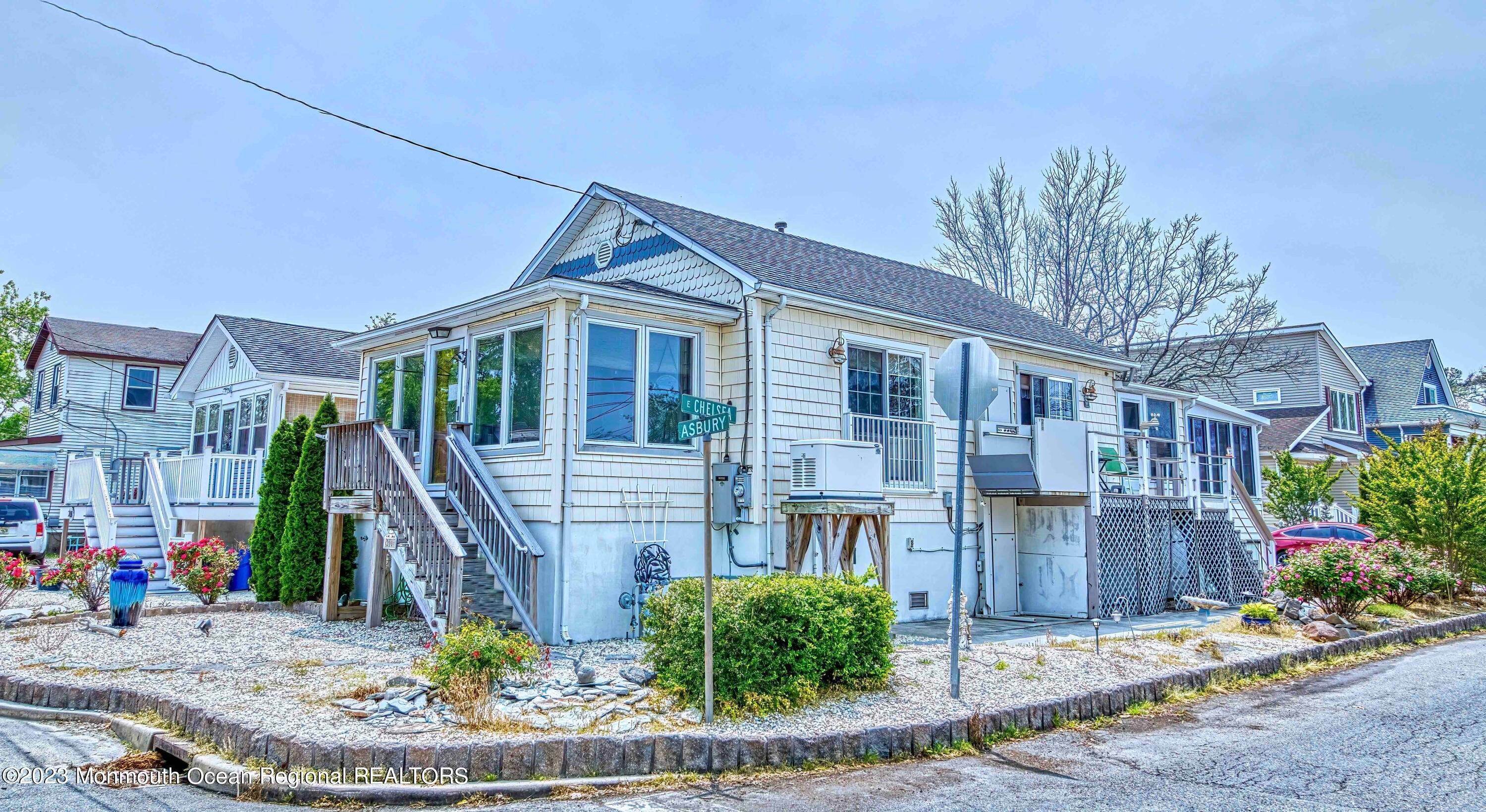 8. Single Family Homes for Sale at 200 Asbury Avenue Ocean Gate, New Jersey 08740 United States