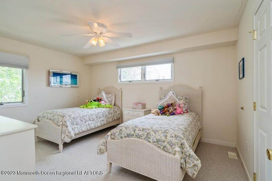 19. Single Family Homes for Sale at 2705 Beach Avenue Long Beach Township, New Jersey 08008 United States
