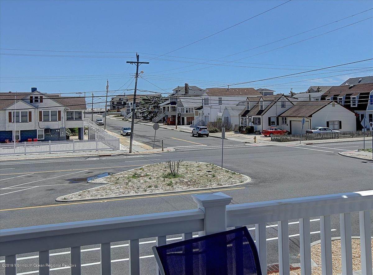 10. Single Family Homes for Sale at 915 SW Central Avenue Seaside Park, New Jersey 08752 United States