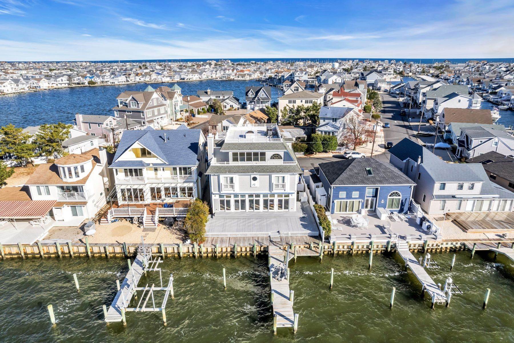 41. Single Family Homes for Sale at Windows on the Water 273 Monterey Circle Lavallette, New Jersey 08735 United States