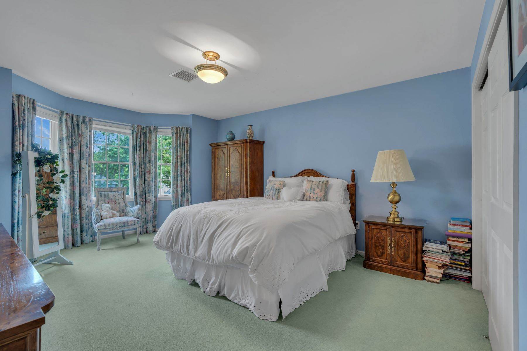 34. Single Family Homes for Sale at Orchard Crest Home 1425 Winesap Drive Wall Township, New Jersey 08736 United States
