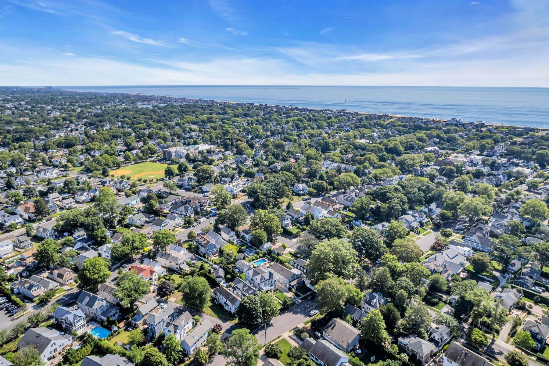 48. Single Family Homes for Sale at Charming Seashore Colonial 504 Jersey Avenue Spring Lake, New Jersey 07762 United States