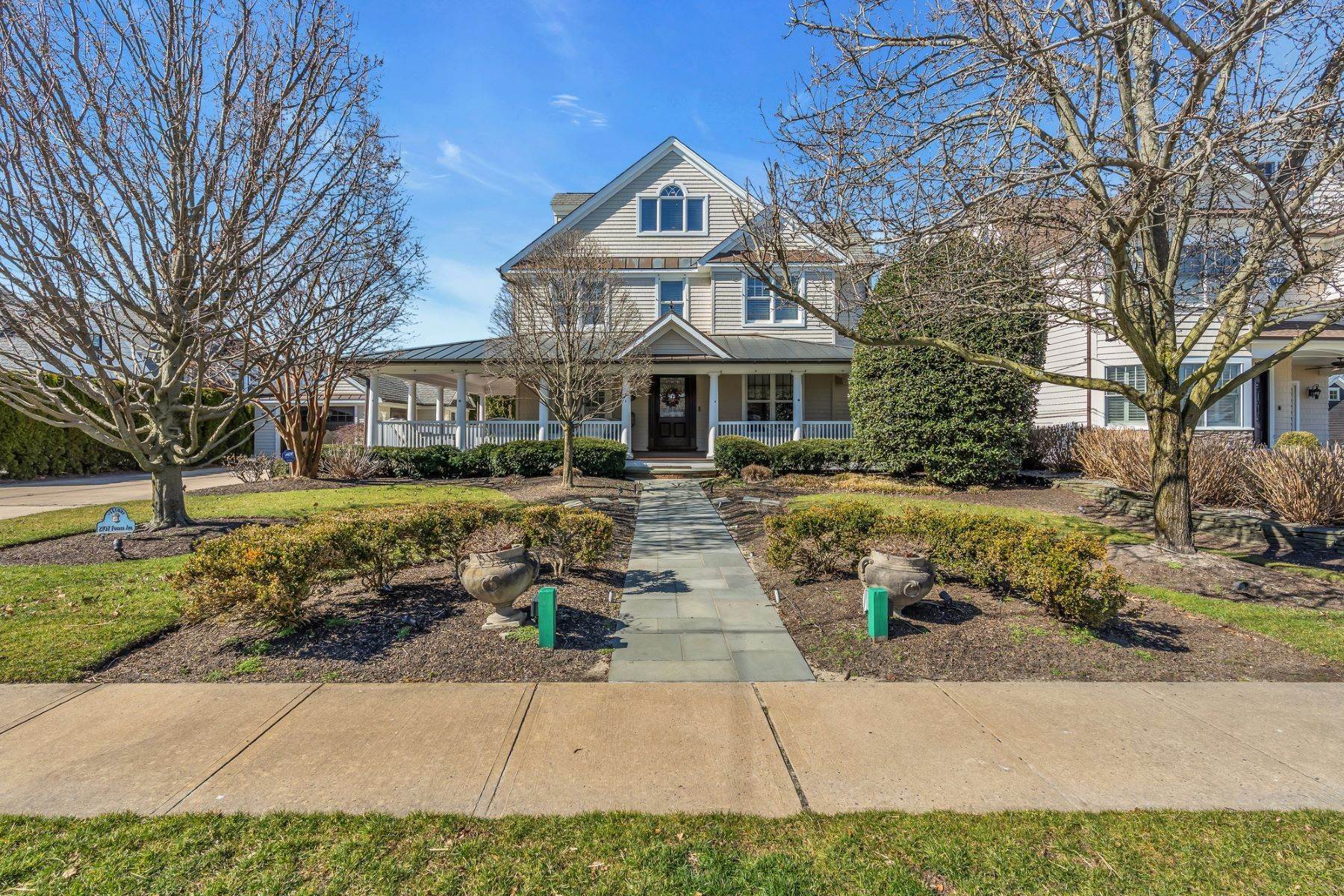 50. Single Family Homes for Sale at Stunning Custom Craftsmanship 2107 4th Avenue Spring Lake, New Jersey 07762 United States