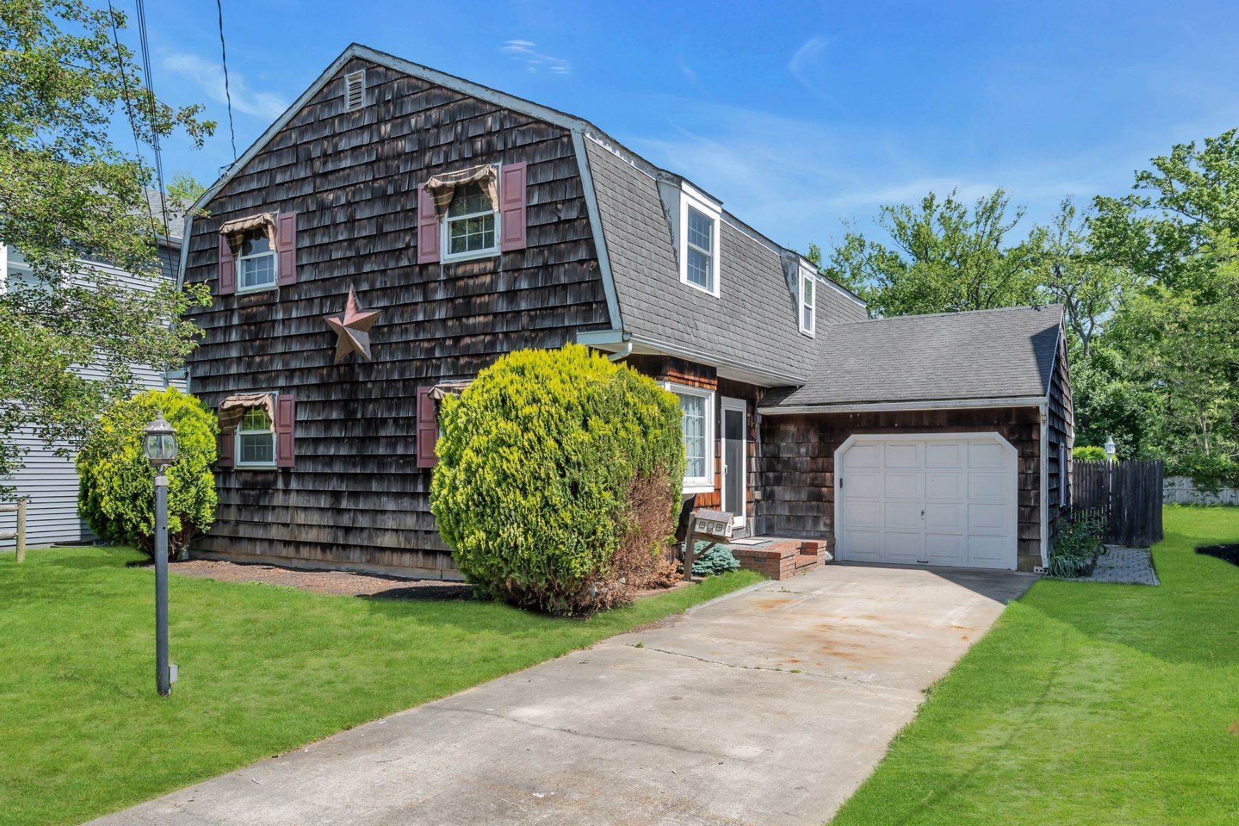 Single Family Homes for Sale at Location, Location 44 Ridge Avenue Manasquan, New Jersey 08736 United States