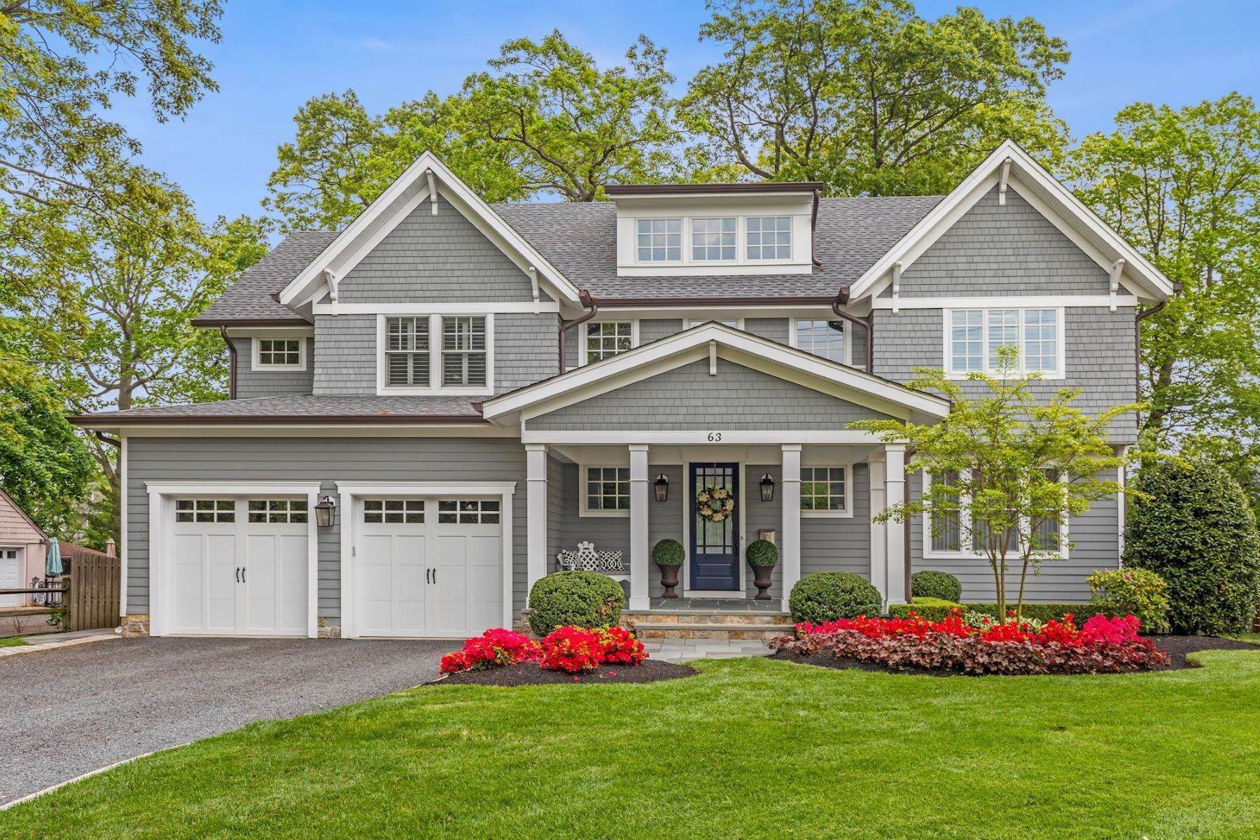Single Family Homes for Sale at Magnificent Shore Colonial in the Heart of Rumson 63 Bingham Ave Rumson, New Jersey 07760 United States