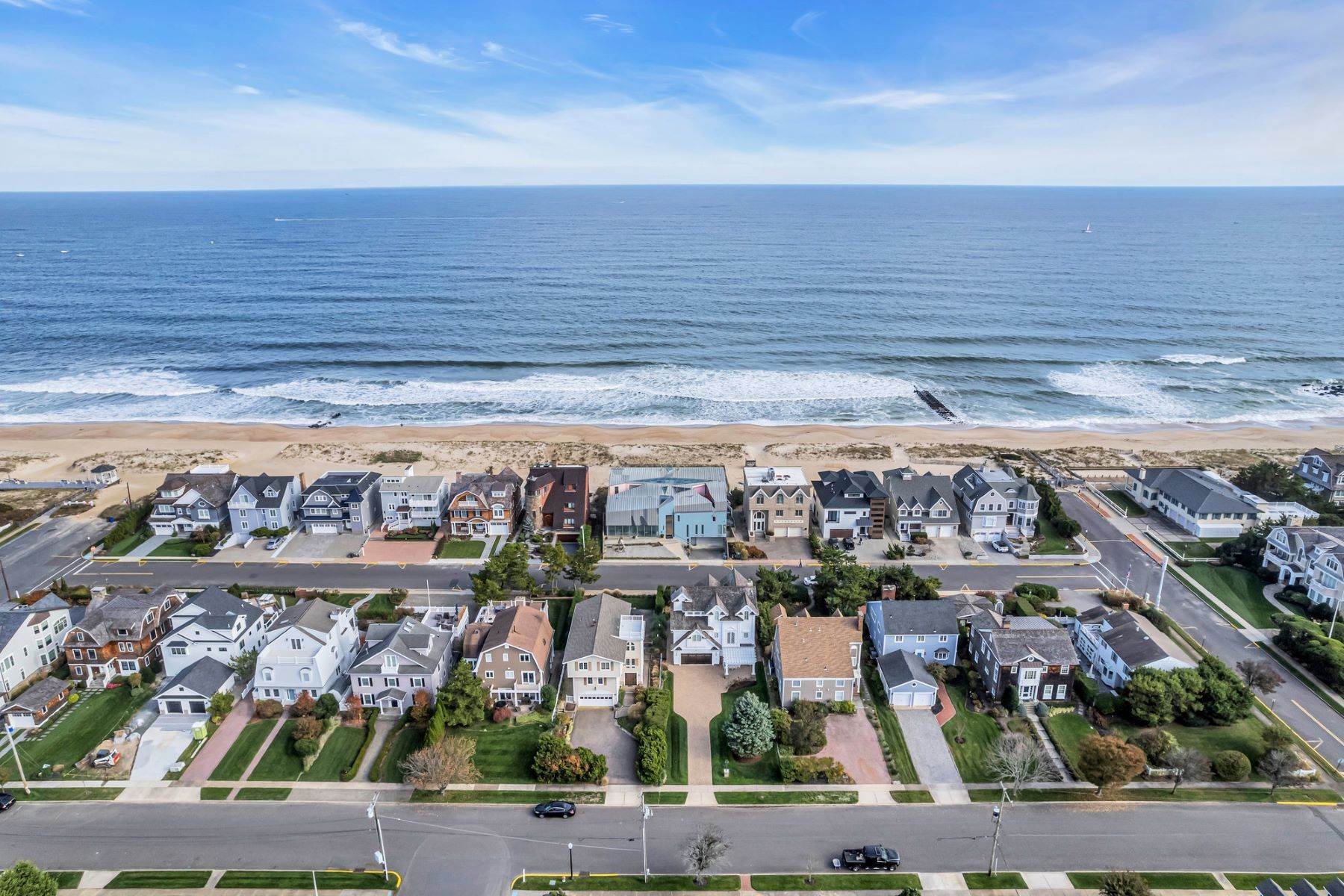 4. Single Family Homes for Sale at Sea Girt Living at It's Best 712 Morven Terrace Sea Girt, New Jersey 08750 United States