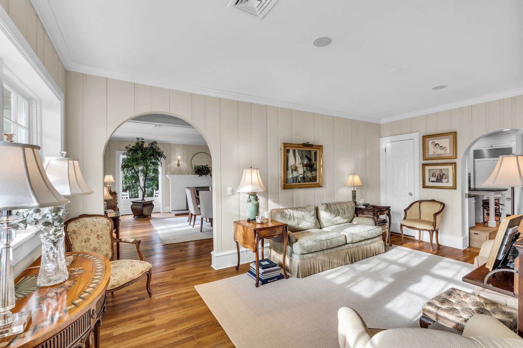 15. Single Family Homes for Sale at Exceptional Estate 2 Allencrest Road Rumson, New Jersey 07760 United States