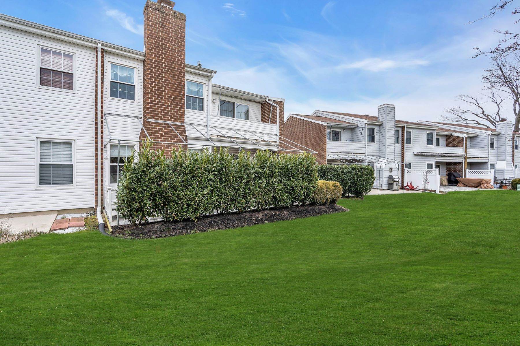 41. Condominiums for Sale at Fairway Mews 87 Walnut Drive Spring Lake Heights, New Jersey 07762 United States