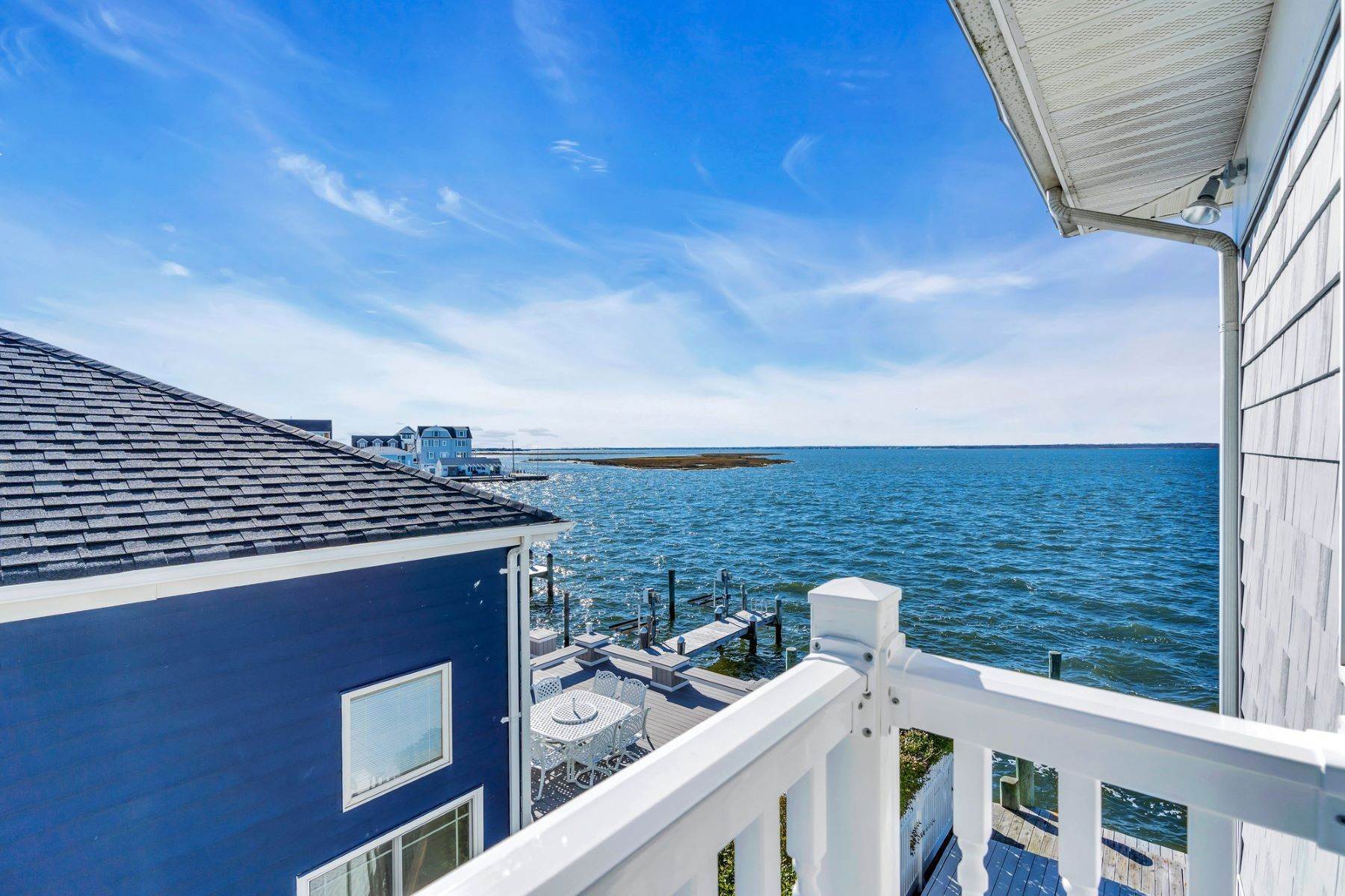 22. Single Family Homes for Sale at Windows on the Water 273 Monterey Circle Lavallette, New Jersey 08735 United States